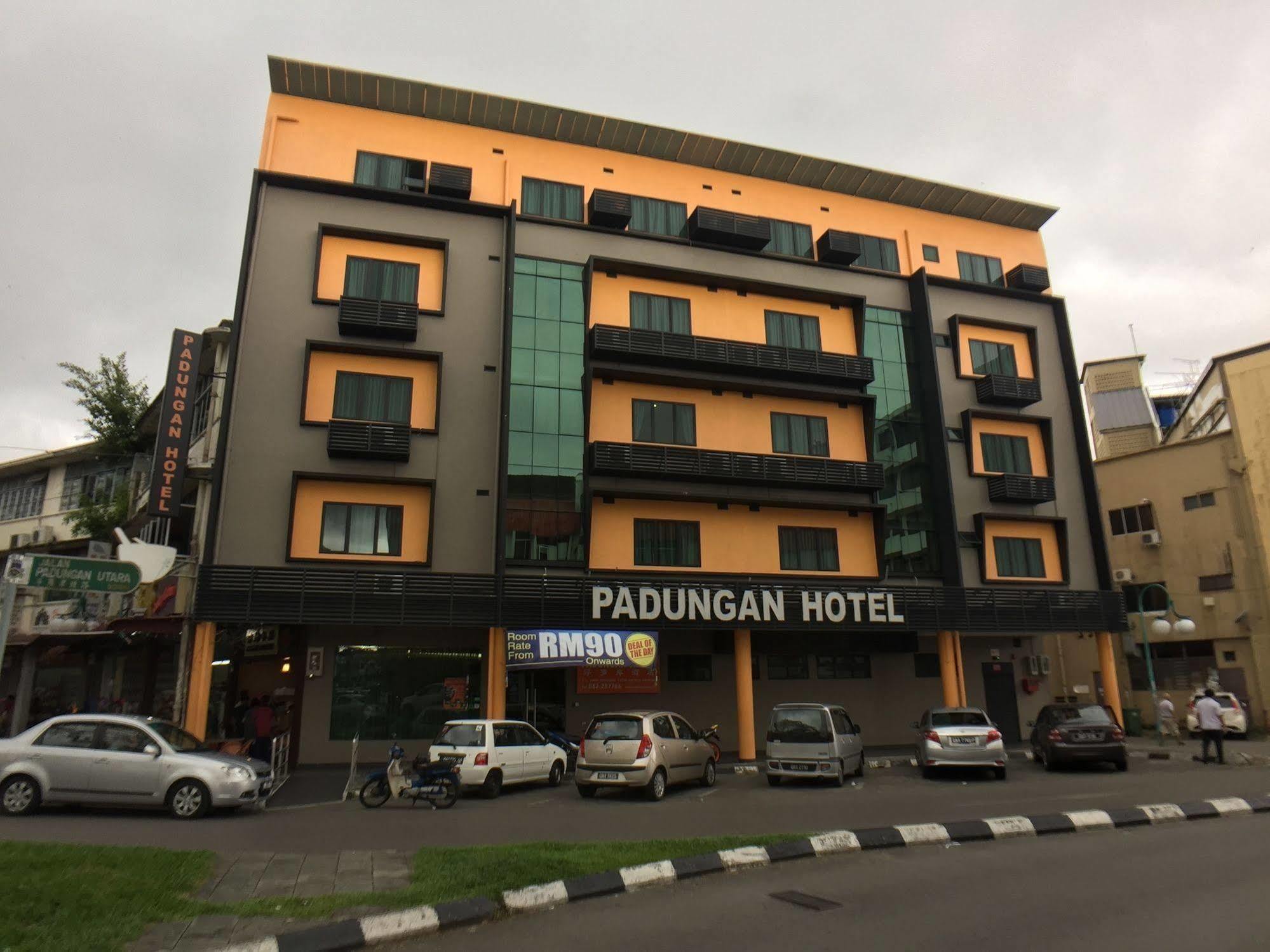 Padungan Hotel Kuching Exterior photo